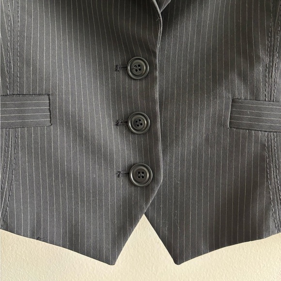 Bebe Vintage Blazer Black Pinstripe size 8 Cropped - Picture 4 of 15